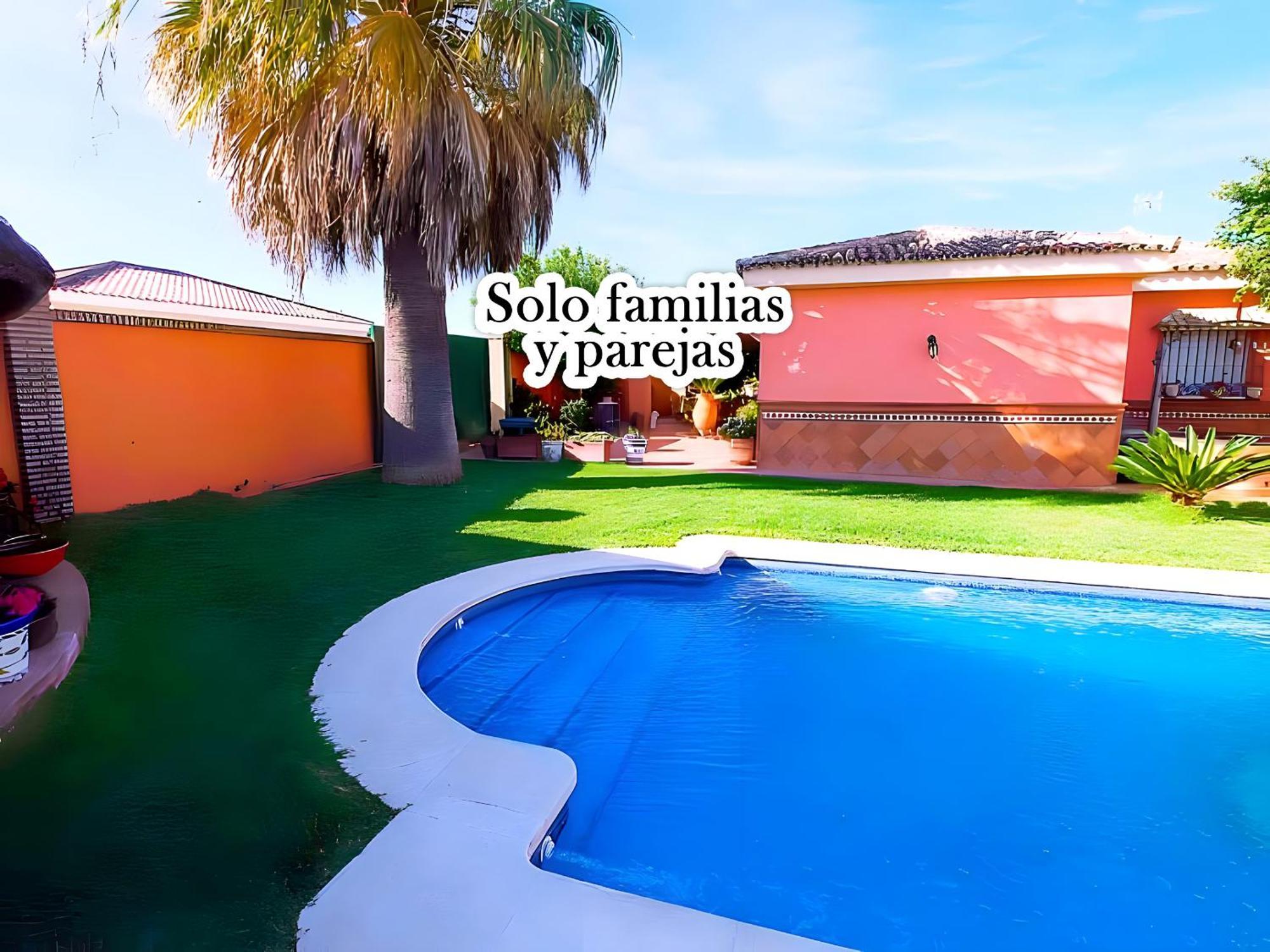 Chalet Piscina Privada El Puerto De Santa Maria Villa Exterior photo